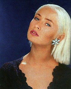 In 1995 however, <b>Wendy James</b> was signed by One Little Indian Records in ... - wen_bio5